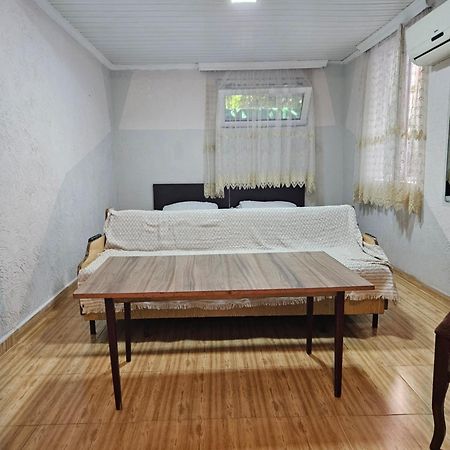 Guest House 2 Floor Batumi Exterior photo