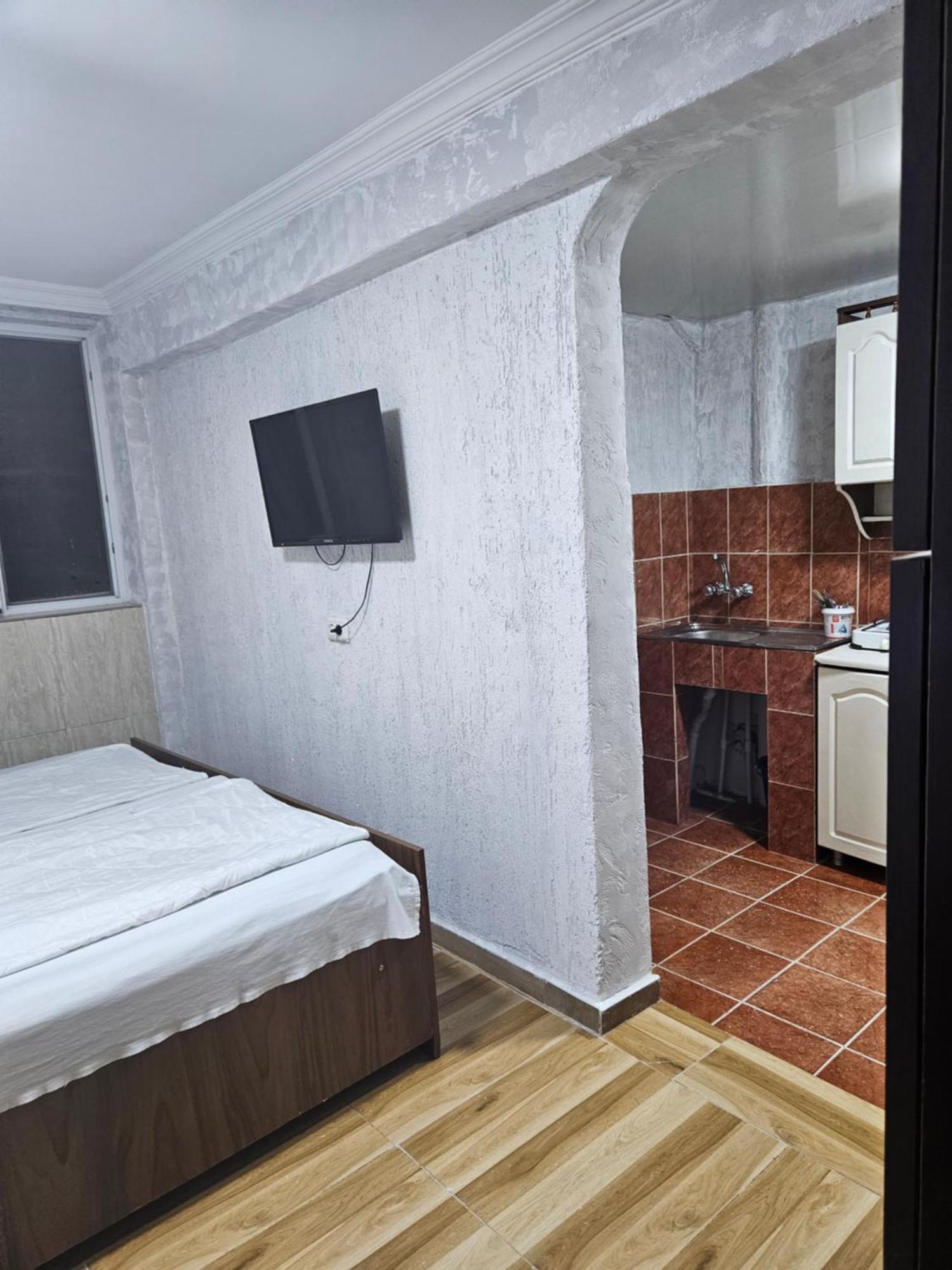 Guest House 2 Floor Batumi Exterior photo